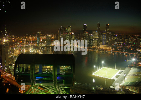 Vista dalla ruota panoramica Ferris Singapore Flyer per lo skyline del quartiere centrale degli affari di CBD in Singapore Asia Foto Stock