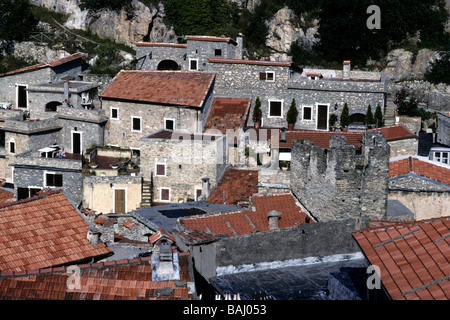 Vista di Castelvecchio di Rocca Barbena Provincia di Savona Italia Foto Stock