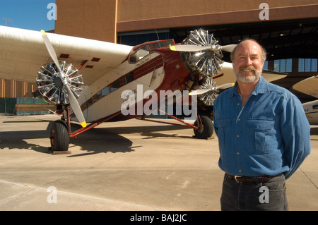 Kermit settimane (b. Luglio 14, 1954 - ) è un appassionato di aviazione, pilota e collezionista di aeromobili. Foto Stock