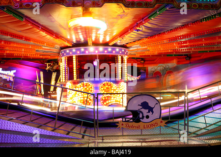 Waltzer a Bob Wilsons Luna Park Ealing Londra UK Aprile 09 Foto Stock