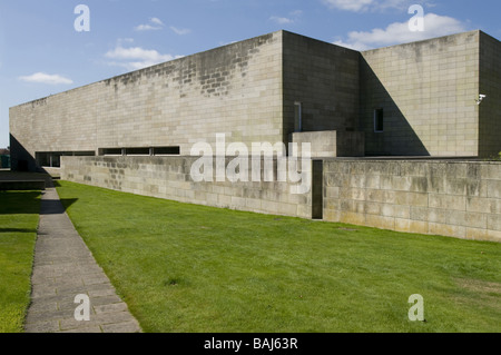 Parete posteriore del Centro Galego de Arte Contemporaneo (CGAC) in Santiago de Compostela. Di Alvaro Siza Vieira Foto Stock