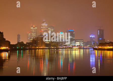 Canary Wharf di notte Foto Stock