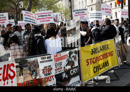 Manifestanti Tamil, la piazza del Parlamento, Londra, Inghilterra, Aprile 2009 Foto Stock