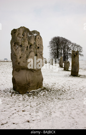 Avebury Henge standing stone circle neolitico un sito Patrimonio Mondiale dell'UNESCO nel WILTSHIRE REGNO UNITO Foto Stock