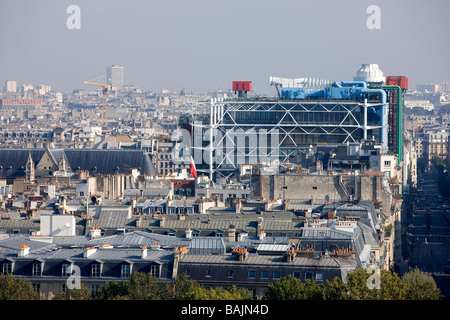 Francia, Parigi, Centro Pompidou o Beaubourg dagli architetti Renzo Piano e Richard Rogers e Gianfranco Franchini Foto Stock