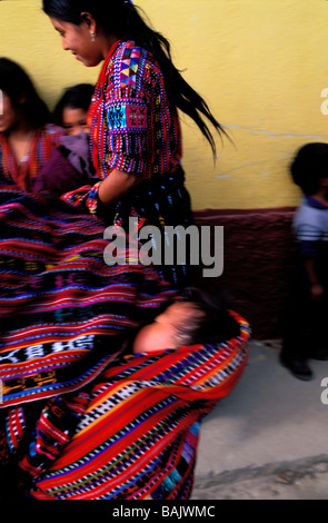 Guatemala, dipartimento di Huehuetenango, Cuchumatanes, San Juan Atitan, Indiani Mam, mano, close up Foto Stock