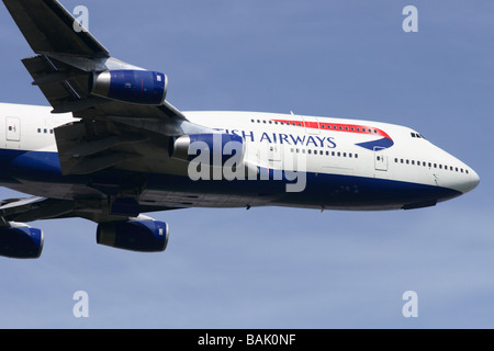 BA British Airways Boeing 747 jumbo jet tenendo spento Foto Stock