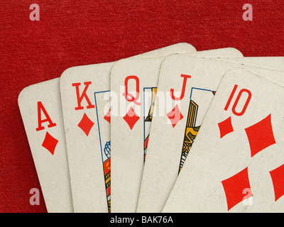 Un royal flush cinque carte dello stesso seme è la miglior mano possibile a disegnare o stud poker Foto Stock