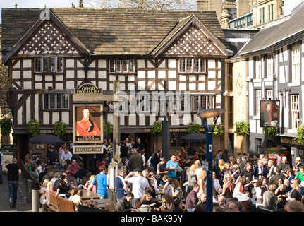 Un pub tradizionale Manchester Foto Stock