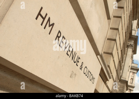 HM Revenue e doganale governo HMRC dipartimento fiscale ufficio segno ingresso edificio in Whitehall London Foto Stock