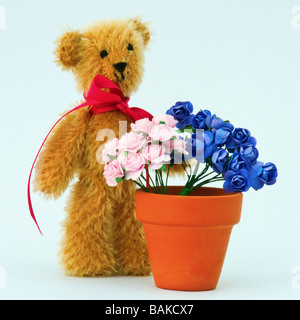 Miniatura Teddy bear e vasi di fiori (Mini Collezione Bear) Foto Stock