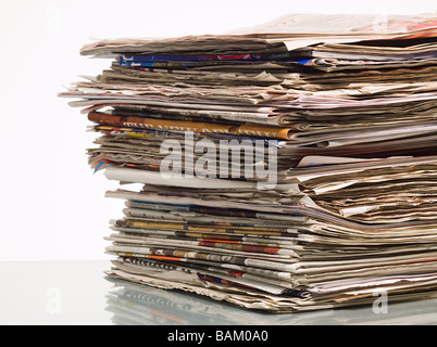 Pila di quotidiani Foto Stock