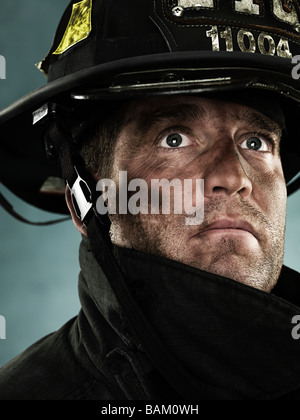 Ritratto di un vigile del fuoco Foto Stock