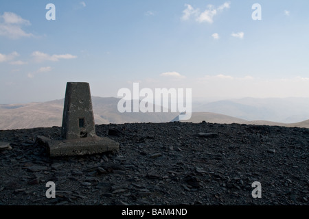 Vista su a doppio spiovente o Blencathra dal vertice di punto di innesco di Skiddaw uomo, Lake District, Cumbria Foto Stock