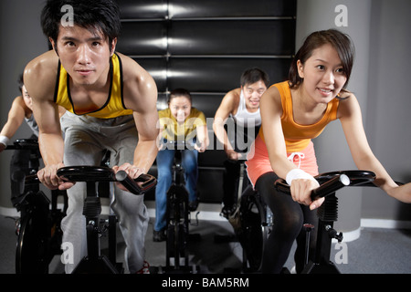 I giovani esercitano Foto Stock