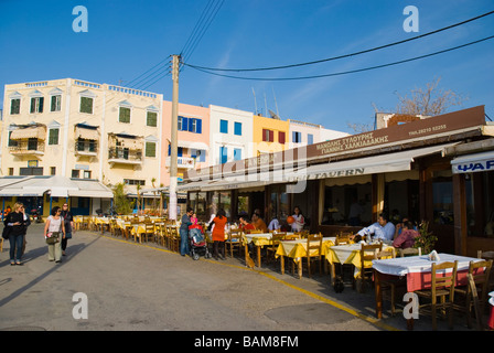 Taverna di pesce al porto veneziano in città vecchia Hania Creta Grecia Europa Foto Stock