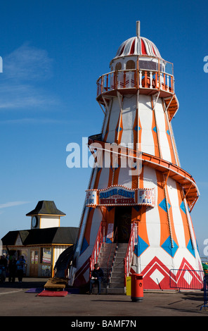 La Helter Skelter su Clacton Pier, Essex, Inghilterra. Foto Stock