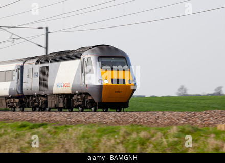 Classe 43 Deltic 50 HST, 43367 treno National Express che passa per Marston, Grantham, Lincs, Inghilterra Foto Stock