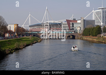 Cardiff Millennium Stadium City Skyline, River Taff Wales UK, città urbana della capitale gallese Foto Stock