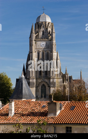 Cathédrale de St Pierre tetti Saintes Charente Francia Foto Stock