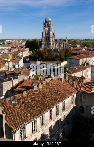 Cathédrale de St Pierre tetti Saintes Charente Francia Foto Stock