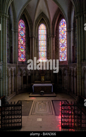 Interno della cattedrale di Notre Dame di Bayeux in Normandia Francia Foto Stock