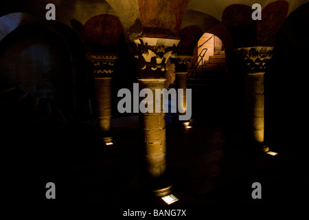 Interno della cattedrale di Notre Dame di Bayeux in Normandia Francia Foto Stock