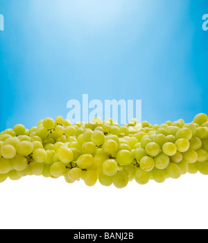 Qualità seedless uve da tavola frutta cibo gustoso sapore salute sano verde giallo dolce parte fresca di una dieta equilibrata 5 Un giorno stu Foto Stock