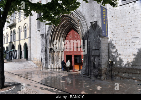 Ingresso al Carmo rovine duecentesca chiesa Museo Arueologico de Carmo Lisbona Lisboa Portogallo Foto Stock