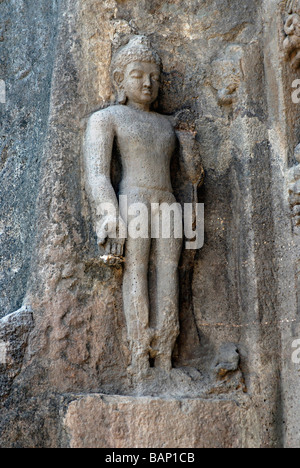 Kanheri (Mumbai) statua di Budda sulla facciata della grotta No.3 Foto Stock