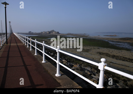 Ringhiere & Castello di Elizabeth JERSEY Isole del Canale della Manica UK ST. HELIER JERSEY 20 Aprile 2009 Foto Stock