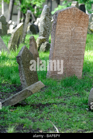 Vecchio Cimitero ebraico Josefov il quartiere ebraico di Praga Foto Stock