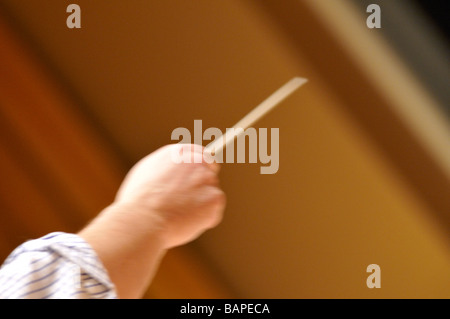 Conducendo un concerto di musica classica prova Foto Stock