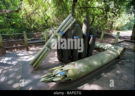 Catturato American inesplosi sul display in corrispondenza di Cu Chi complesso di Tunnel e Museo. La città di Ho Chi Minh, Vietnam. Foto Stock