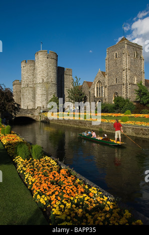 River punting sul Stour. Westgate giardini. A Canterbury Kent, England, Regno Unito Foto Stock