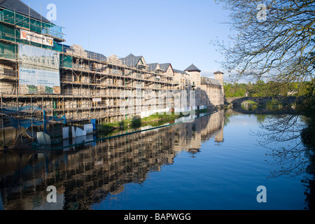 Di recente costruzione gli appartamenti sul fiume Kent Foto Stock