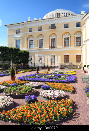 Vista sul Palazzo di Pavlovsk park San Pietroburgo Russia Foto Stock