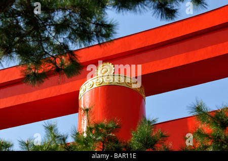 Il primo gateway esterno torii di Heian-jingu, Kyoto JP Foto Stock