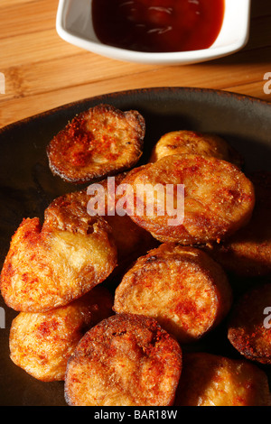 , Aloo Tikki Ji è una cotoletta che è realizzato a partire da patate che è più popolare snack in India del Nord Foto Stock