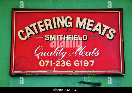 Macelleria segno, carne di Smithfield Market, London, Regno Unito Foto Stock