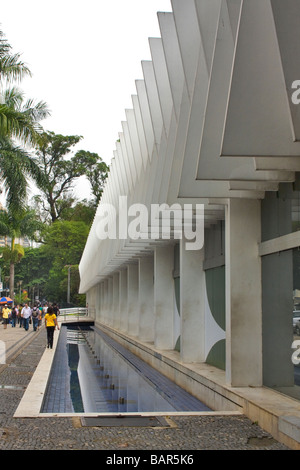 Palacio des Artes di Oscar Niemeyer architetto, Belo Horizonte Brasile Foto Stock