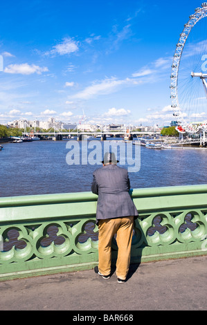 Westminster Bridge oltre il Tamigi London Regno Unito Foto Stock