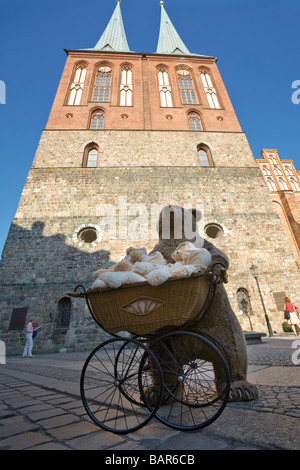 Germania, Berlino, Nikolaiviertel, Souvenir vendita di strada Foto Stock