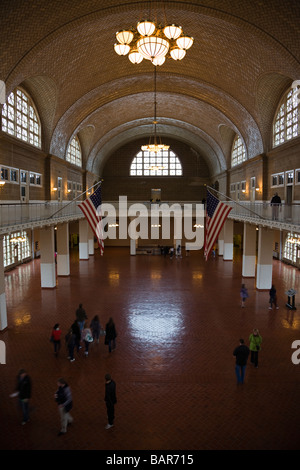 Sala del registro di sistema su Ellis Island New York STATI UNITI D'AMERICA Foto Stock
