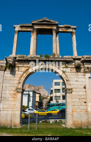 Dall'Arco di Adriano in Makrigianni quartiere di Atene Grecia Europa Foto Stock