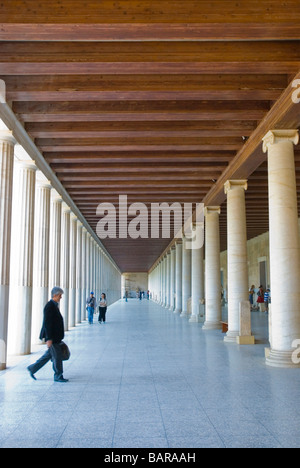 Stoa di Attalos ospita oggi il museo di Antica Agora nel quartiere Plaka di Atene Grecia Europa Foto Stock