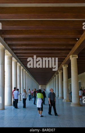 Stoa di Attalos ospita oggi il museo di Antica Agora nel quartiere Plaka di Atene Grecia Europa Foto Stock