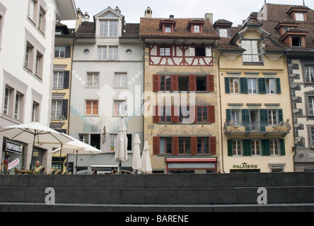 Le vecchie case in Kornmarktgasse Luzern svizzera Foto Stock