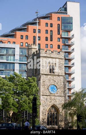 Chiesa Parrocchiale di Santa Maria di Putney Londra e New Putney Wharf appartamento sviluppo Foto Stock