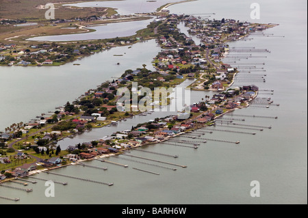 Vista aerea sopra waterfront homes Texas Gulf Coast Foto Stock